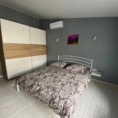Gil Apartments, Volodimirskaja 90.212 - Majetok Bozdosh Lägenhet